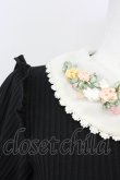 画像3: axes femme POETIQUE / フラワーリボン刺繍襟プルオーバー  黒Ｘアイボリー T-25-03-15-020-AX-TO-SA-ZT (3)