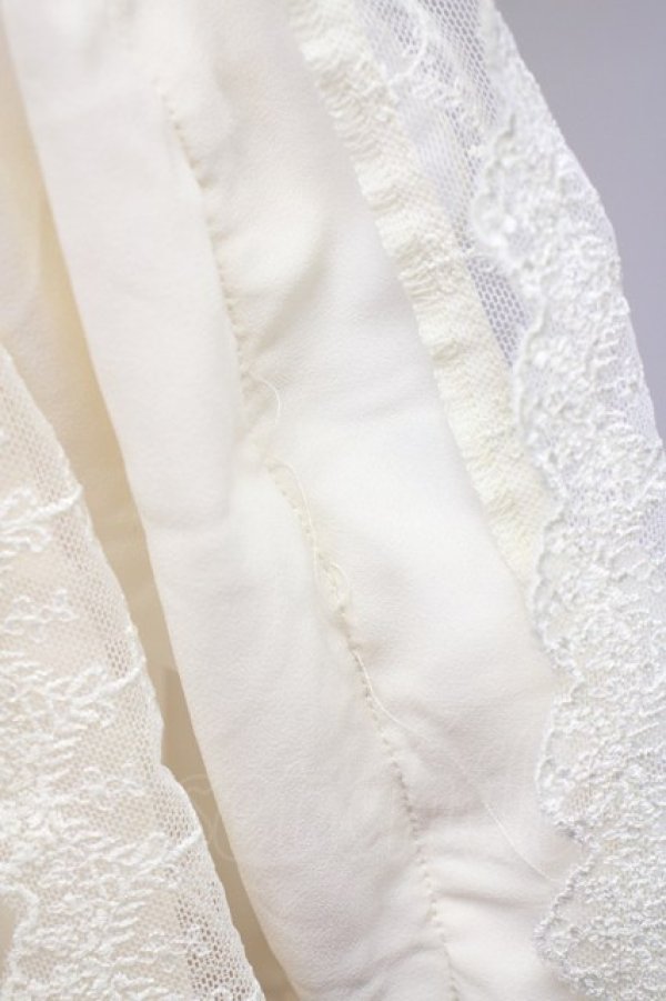 画像5: ATELIER PIERROT / Shirring princess sleeve blouse  アイボリー T-25-03-20-005-EL-BL-SA-ZT001 (5)