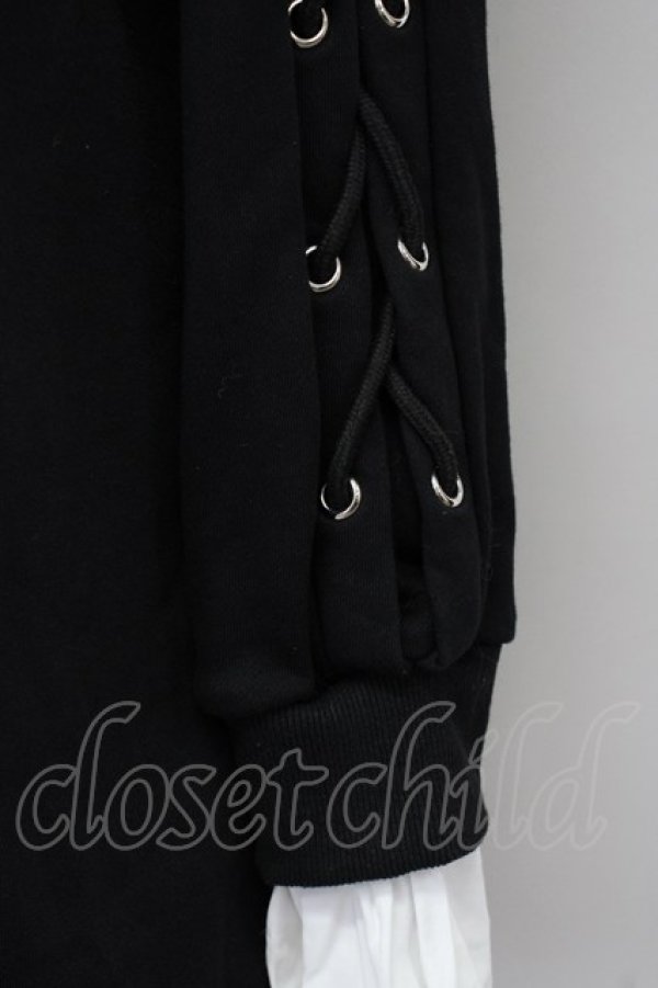 画像3: KRY CLOTHING / 「NUTOKUCHO」レースアップスリーブ襟リボンワンピ  ブラック×ホワイト T-25-03-20-014-EL-OP-SA-ZT001 (3)