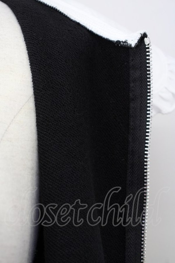 画像6: KRY CLOTHING / 「NUTOKUCHO」レースアップスリーブ襟リボンワンピ  ブラック×ホワイト T-25-03-20-014-EL-OP-SA-ZT001 (6)