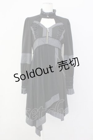 画像: Rozen Kavalier / 鍵チャーム付きチョーカーワンピース  ブラック T-25-03-21-007-OO-OP-SA-ZI