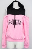 画像1: NieR Clothing / フード付きオフショルカットソー  ピンクＸ黒 T-25-03-26-008-PU-TO-SA-ZI (1)