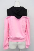 画像2: NieR Clothing / フード付きオフショルカットソー  ピンクＸ黒 T-25-03-26-008-PU-TO-SA-ZI (2)