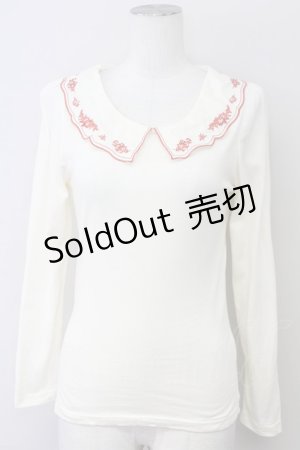 画像: Fi.n.t / お皿刺繍衿ロンT  オフホワイト×レッド T-25-03-30-006-CA-TO-SA-ZT