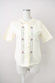 画像1: Fi.n.t / フロント小花刺繍ブラウス  アイボリー T-25-04-21-004-CA-BL-SA-ZI (1)
