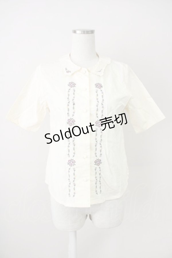 画像1: Fi.n.t / フロント小花刺繍ブラウス  アイボリー T-25-04-21-004-CA-BL-SA-ZI (1)