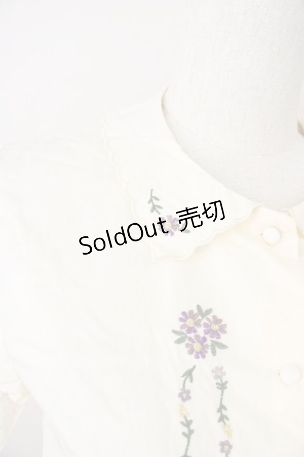 画像3: Fi.n.t / フロント小花刺繍ブラウス  アイボリー T-25-04-21-004-CA-BL-SA-ZI (3)