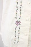 画像4: Fi.n.t / フロント小花刺繍ブラウス  アイボリー T-25-04-21-004-CA-BL-SA-ZI (4)