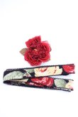 画像2: WONDERFUL WORLD / バラコサージュ付きサッシュベルト  ブラック×レッド T-25-04-25-002-LO-ZA-SA-ZT (2)