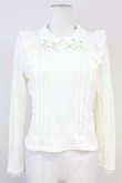 画像1: axes femme POETIQUE / フラワースカラップ襟ニットトップス  アイボリー T-25-05-16-006-AX-TO-SA-ZT (1)