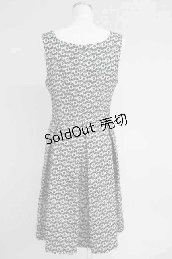 画像2: Emily Temple cute / フラワー総柄ジャンパースカート  ブラック T-25-06-09-029-ET-OP-SA-ZT139 (2)