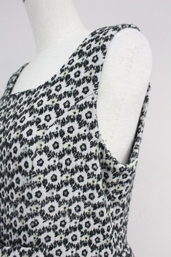 画像3: Emily Temple cute / フラワー総柄ジャンパースカート  ブラック T-25-06-09-029-ET-OP-SA-ZT139 (3)