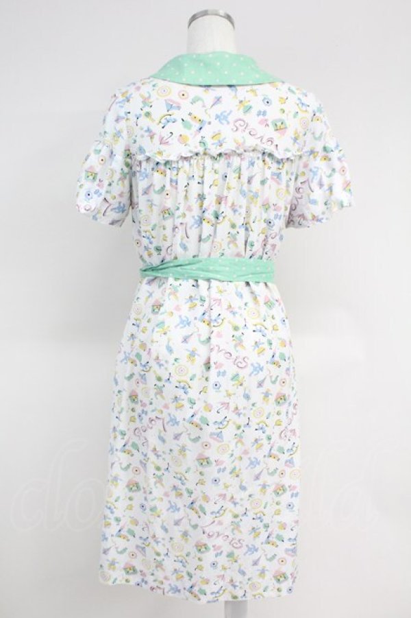 画像2: Jane Marple / おもちゃ総柄半袖ワンピース  白Ｘグリーン T-25-06-09-032-JM-OP-SA-ZT151 (2)