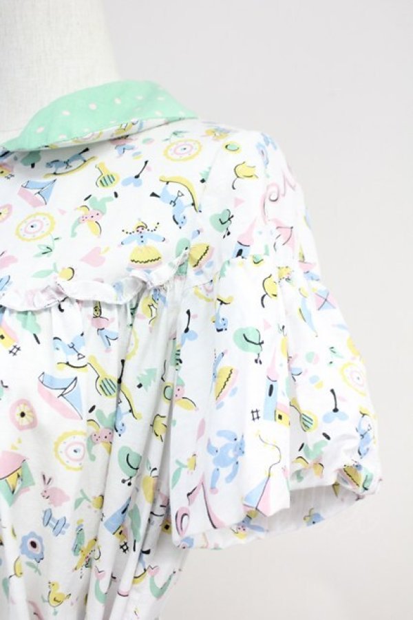 画像3: Jane Marple / おもちゃ総柄半袖ワンピース  白Ｘグリーン T-25-06-09-032-JM-OP-SA-ZT151 (3)