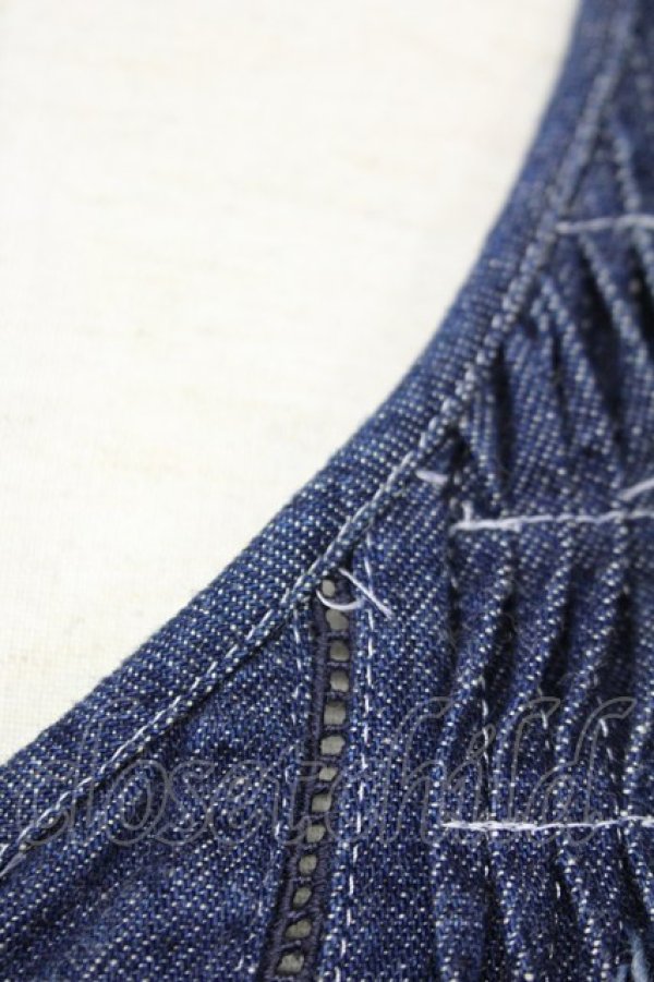 画像4: PINK HOUSE / デニムノーカラーピンタックブラウス  ブルー T-25-06-21-003-LO-SK-SA-ZT068 (4)