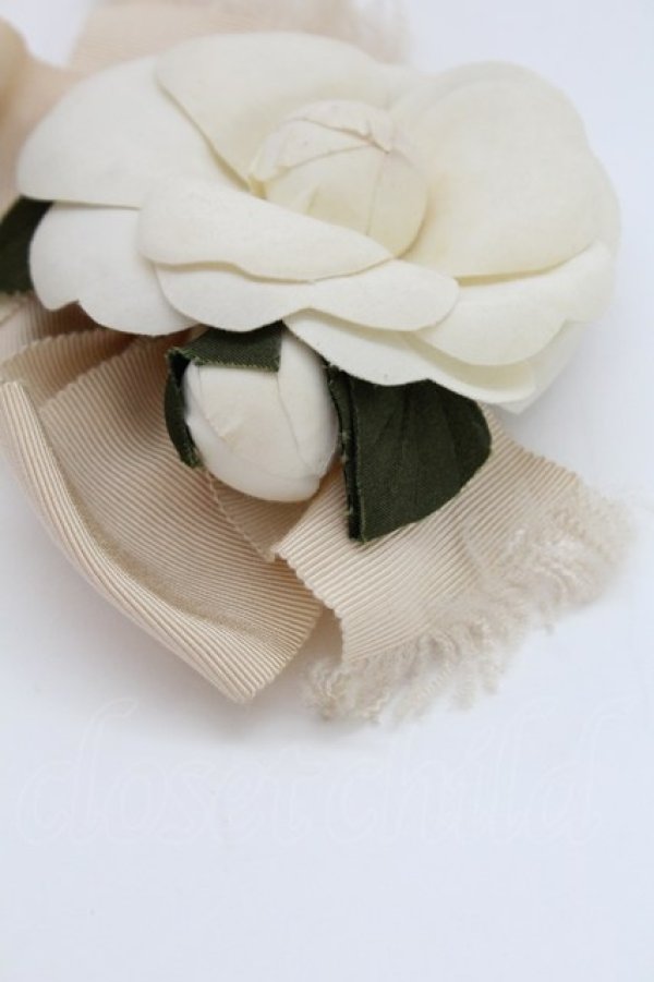 画像3: KANEKO ISAO / カメリアリボンコサージュ  シロ×ベージュ T-25-06-28-017-EL-ZA-OW-ZT432-F004 (3)