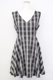 画像1: evelyn / タータンチェックノースリーブワンピース  黒チェック T-25-07-08-017-LO-OP-SA-ZT414 (1)