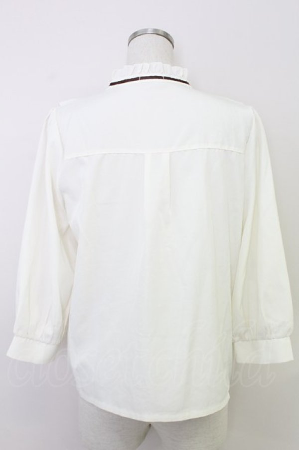 画像2: axes femme / カメオブローチ付シフォンブラウス  アイボリー T-25-07-31-006-AX-BL-SA-ZT (2)