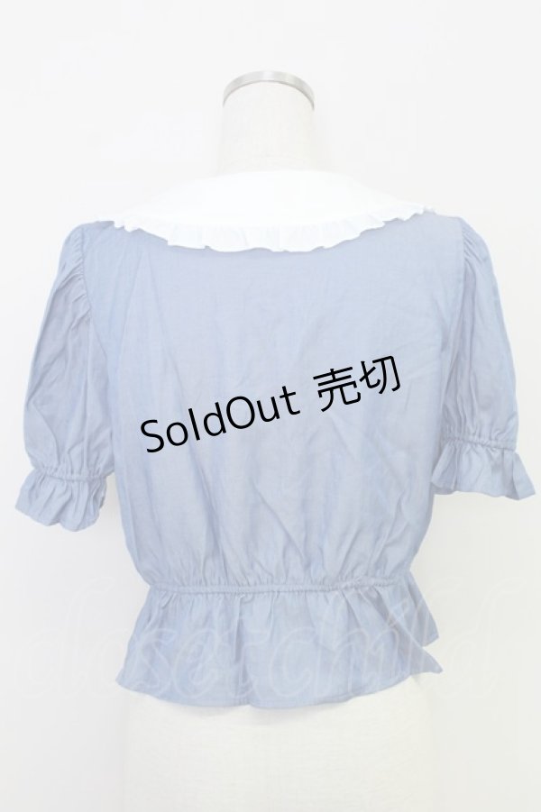 画像2: axes femme POETIQUE / ビッグフリル襟リボンブラウス  サックスＸ白 T-25-07-31-008-AX-BL-SA-ZT074 (2)