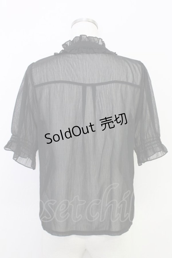 画像2: axes femme / カメオ×ジャボブローチ付ブラウス  ブラック T-25-07-31-011-AX-BL-SA-ZT074 (2)