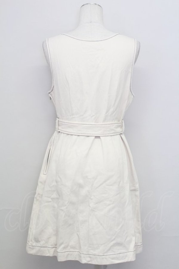 画像2: F i.n.t / 太ベルトVネックデニムジャンパースカート  オフホワイト T-25-08-12-018-CA-OP-SA-ZI (2)