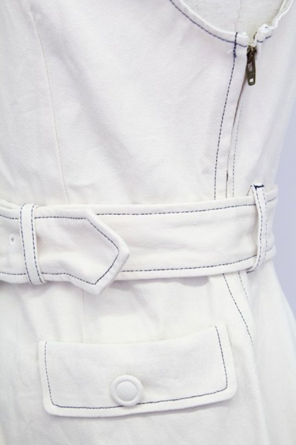 画像3: F i.n.t / 太ベルトVネックデニムジャンパースカート  オフホワイト T-25-08-12-018-CA-OP-SA-ZI (3)