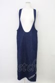 画像1: KANEKO ISAO / 裾ロゴ刺繍デニムジャンパースカート  青デニム T-25-08-21-012-EL-OP-SA-ZT (1)