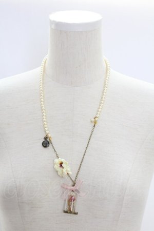 画像: metamorphose / フラワーモチーフパールネックレス  アイボリー T-25-08-21-015-ME-AC-SA-ZT