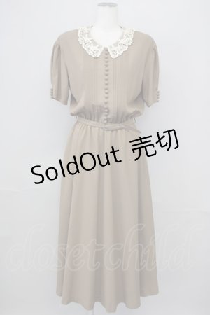 画像: INGEBORG / レース襟半袖ワンピース  ベージュ T-25-08-24-014-LO-OP-SA-ZI