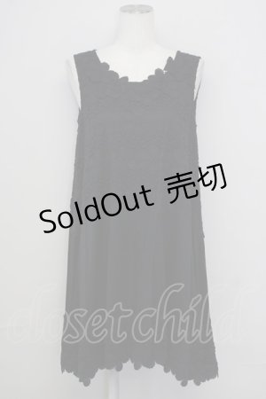 画像: INGEBORG / フラワーレースデザインノースリーブチュニック  黒 T-25-08-24-019-LO-OP-SA-ZI