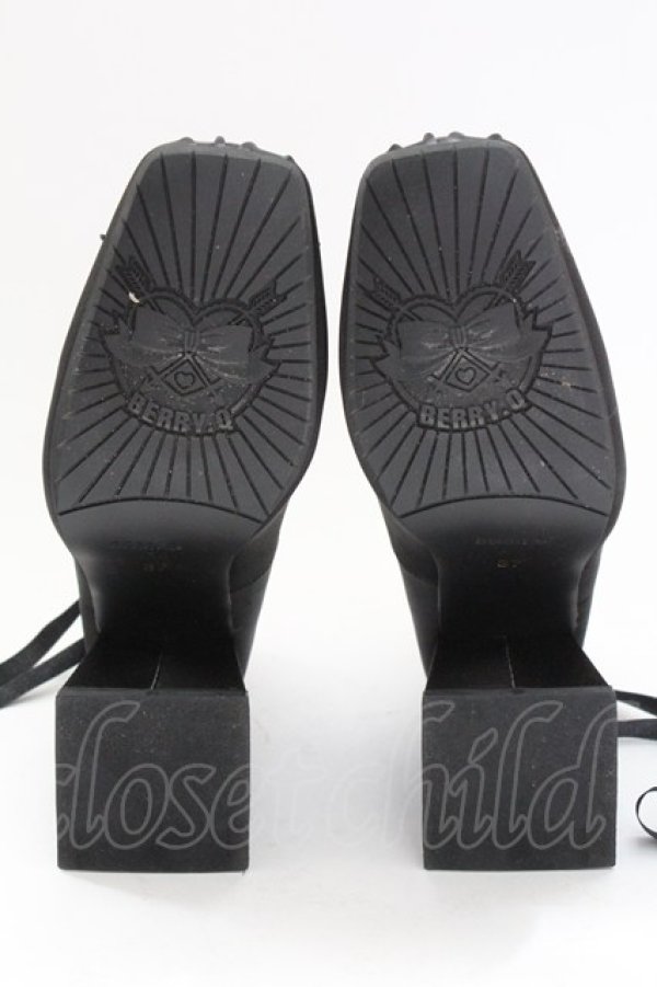 画像5: BerryQ / 乙女のメヌエット サテンヒールパンプス 37 ブラック T-25-08-27-020-LO-SH-SA-ZI (5)