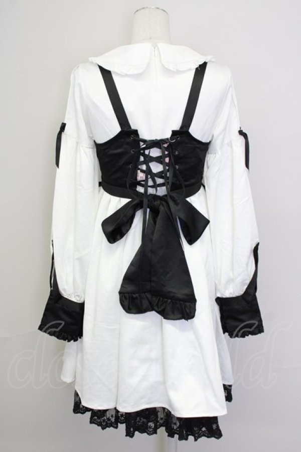 画像2: Luna Planetarium(海外ロリータブランド) / クロスエプロン付きワンピース  白Ｘ黒 T-25-08-30-027-LO-CO-SA-ZI (2)