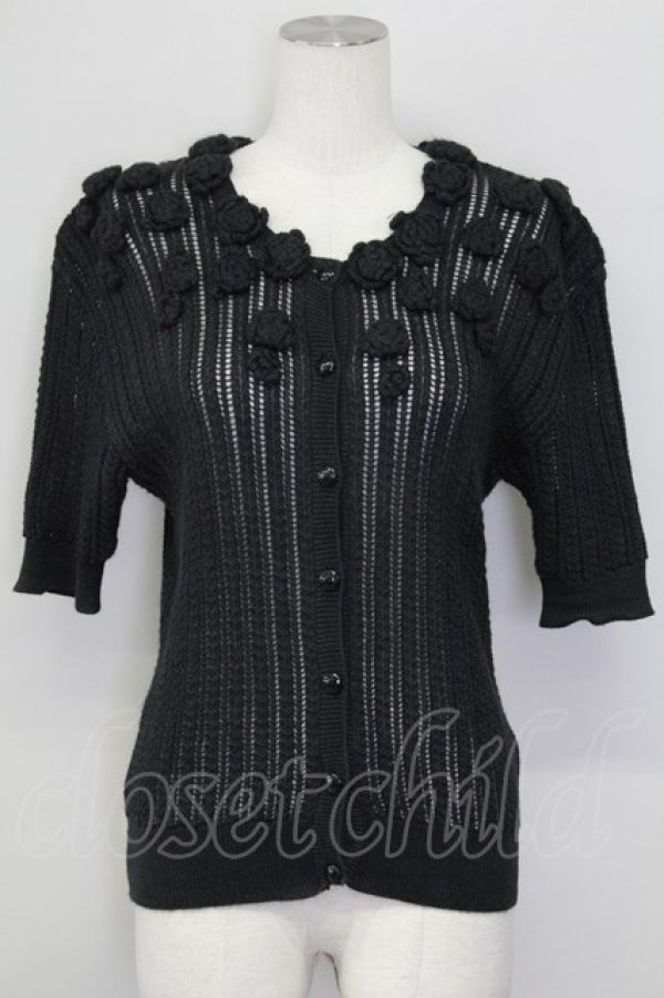 画像1: INGEBORG / カメリアモチーフ半袖ニットカーディガン  黒 T-25-08-30-006-LO-TO-SA-ZI (1)