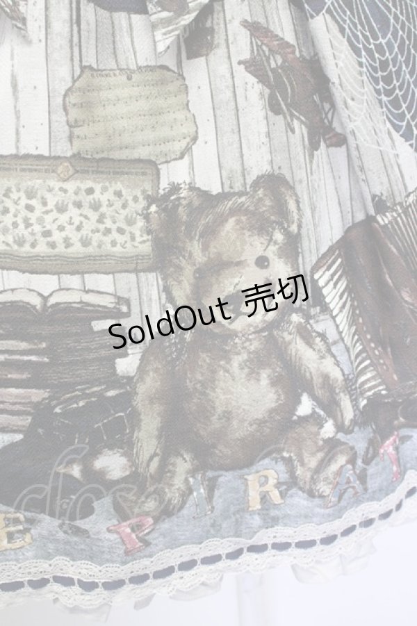 画像3: ALICE and the PIRATES / Quiet toys room〜あの子と遊んだあの日々を〜柄ジャンパースカートI  グレー×紺 T-25-09-10-022-PA-OP-SA-ZI (3)