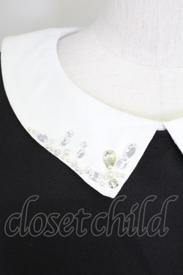 画像4: axes femme / ビジュー襟&レース切り替え袖ワンピース  黒Ｘ白 T-25-09-15-012-AX-OP-SA-ZI (4)