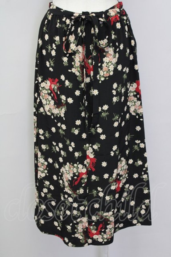 画像2: PINK HOUSE / 秋桜リースプリントスカート  黒Ｘ白Ｘ赤 T-25-09-26-028-LO-SK-SA-ZT439 (2)