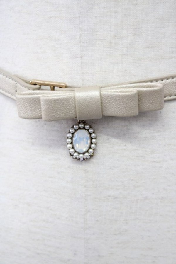 画像3: axes femme / リボンパールビジューモチーフゴムベルト  アイボリーＸ白 T-25-09-28-013-AX-ZA-SA-ZI (3)