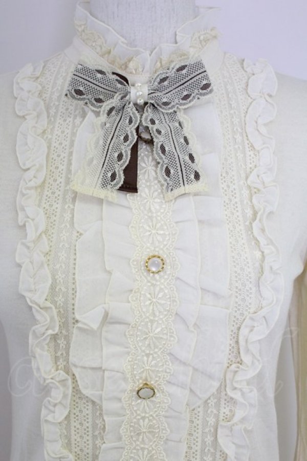 画像3: axes femme / リボンブローチ付きブラウス風プルオーバー  キナリ T-25-10-01-005-AX-TO-HS-ZS (3)