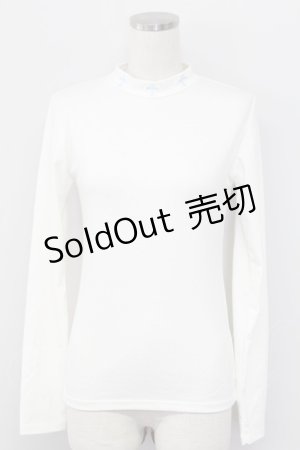 画像: E hyphen world gallery / クロス刺繍ハイネックカットソー  白Ｘサックス T-25-10-08-006-LO-TO-SA-ZI