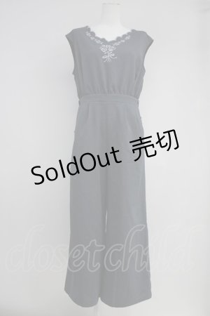 画像: axes femme / 胸元刺繍サロペット  グレー T-25-10-19-039-AX-OP-SA-ZI