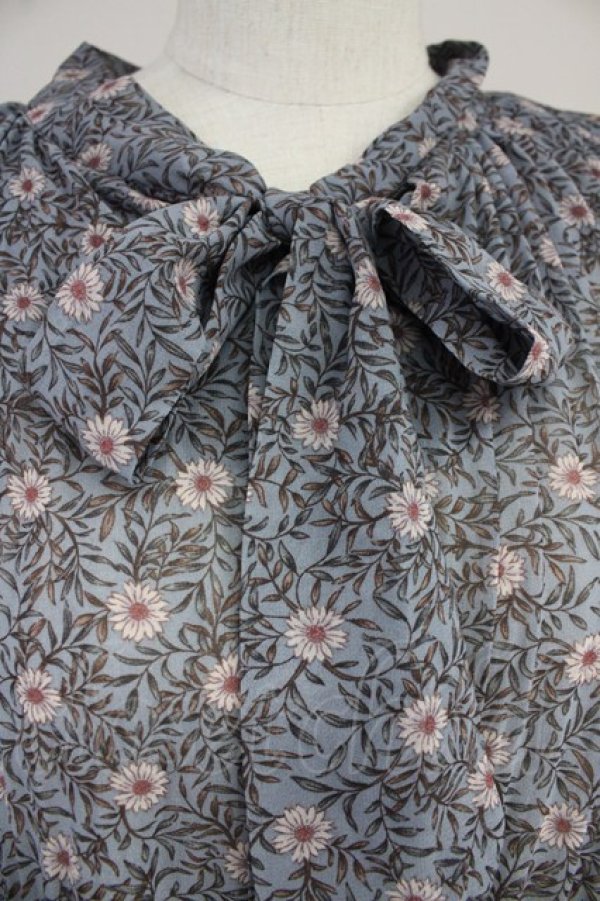 画像3: axes femme / フラワー総柄長袖ワンピース  グレー T-25-10-19-010-AX-OP-SA-ZI (3)