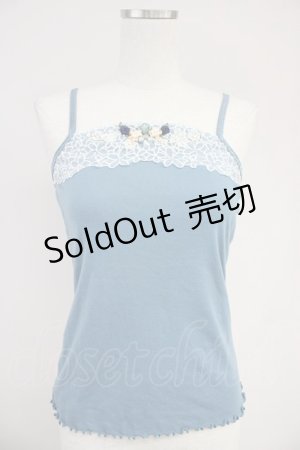 画像: axes femme / フラワーレース巻き薔薇キャミトップス  サックスＸ白 T-25-10-19-011-AX-TO-SA-ZI