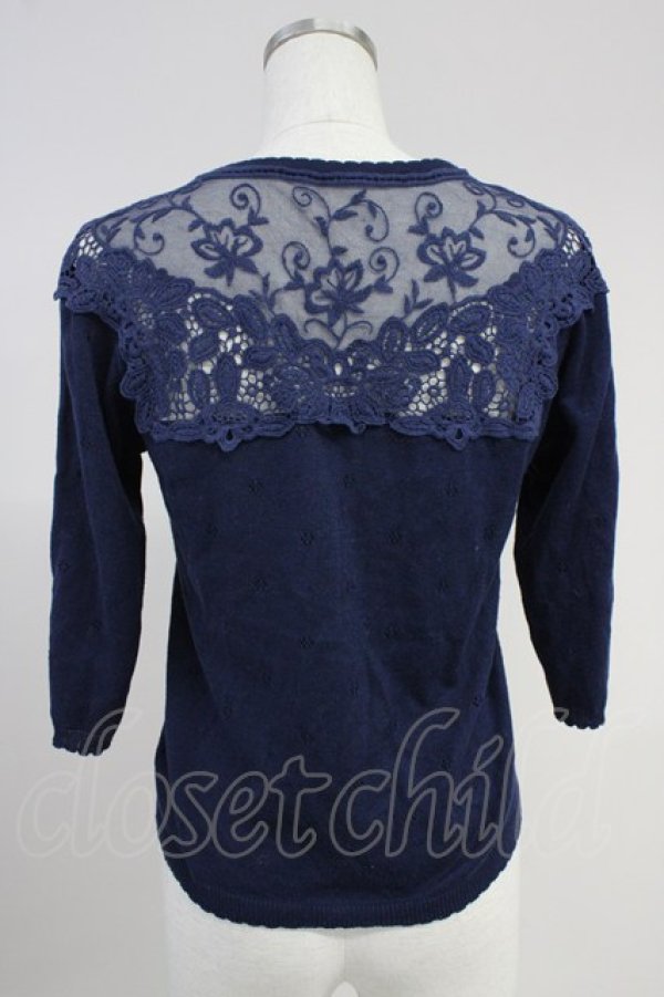 画像2: axes femme / 肩レース透かしニットカーディガン  ネイビー T-25-10-19-019-AX-TO-SA-ZI (2)