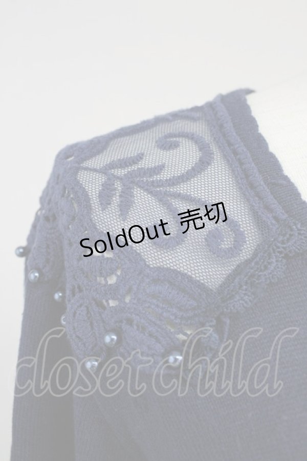 画像4: axes femme / 肩レース透かしニットカーディガン  ネイビー T-25-10-19-019-AX-TO-SA-ZI (4)