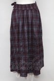 画像2: axes femme / ベルト付チェック柄ロングスカート  ワイン T-25-10-24-030-AX-SK-SA-ZT (2)