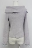 画像2: axes femme / ローズ刺繍オフショルニット  ラベンダー T-25-10-24-006-AX-TO-SA-ZT (2)