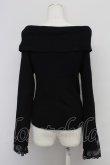 画像2: axes femme / ローズ刺繍オフショルニット  クロ T-25-10-24-013-AX-TO-SA-ZT (2)