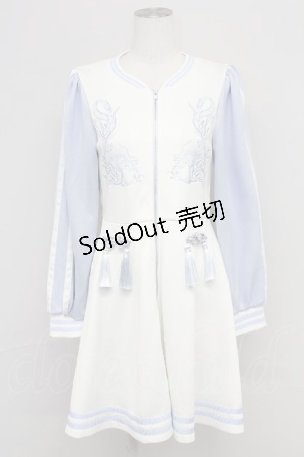 画像1: Jamie エーエヌケー / 龍刺繍タッセルジャージワンピース  サックスＸ白 T-25-10-24-020-LO-OP-SA-ZT (1)