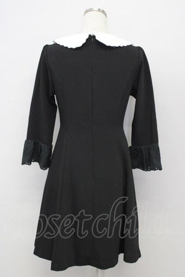 画像2: LODISPOTTO / パール刺繍襟ワンピース M 黒Ｘ白 T-25-10-25-032-LO-OP-SA-ZT (2)