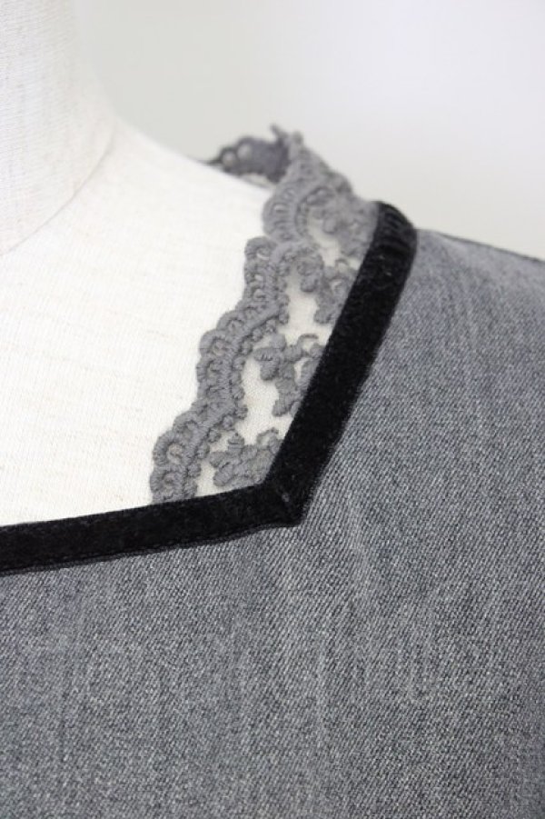 画像4: 【SALE】Fi.n.t / ハイウエスト切替ベロアリボン使いワンピース【洗える】  グレー T-25-10-25-017-CA-OP-SA-ZT423 (4)